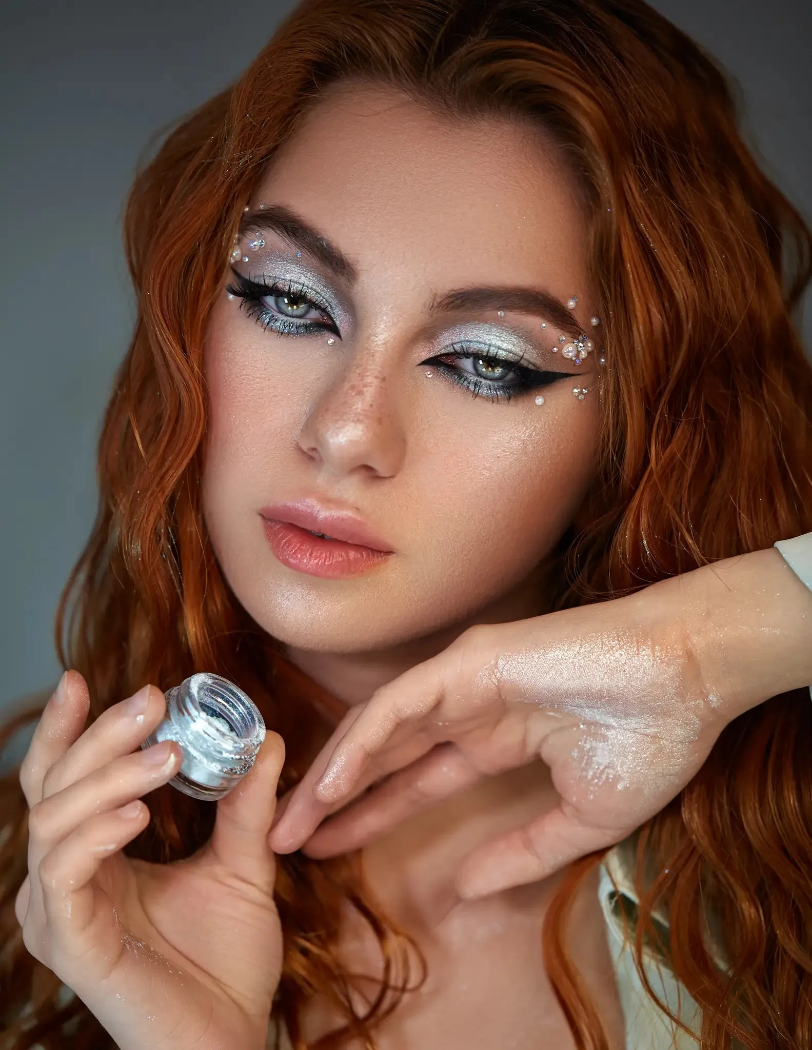 #28 Light Blue Eyeshadow Glitter